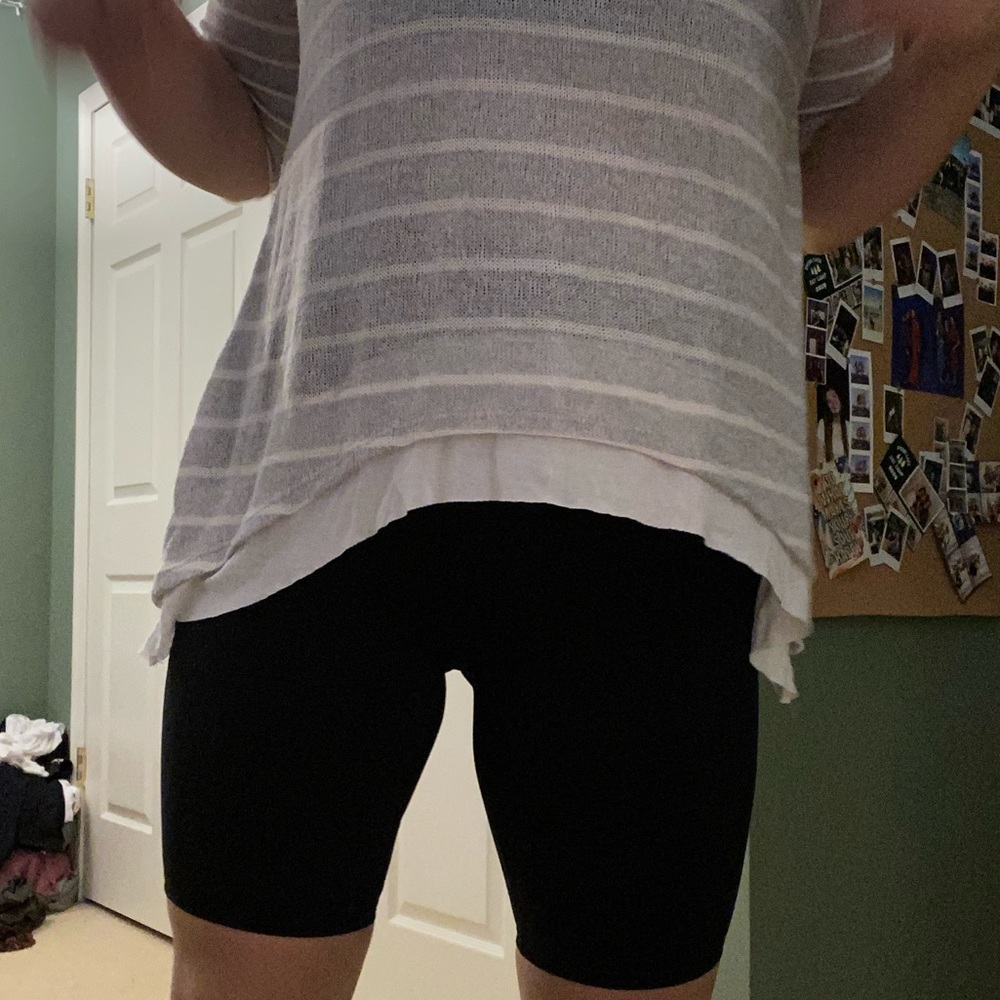 Olive and Bette’s Lightweight Sweater top - Picture 4 of 4